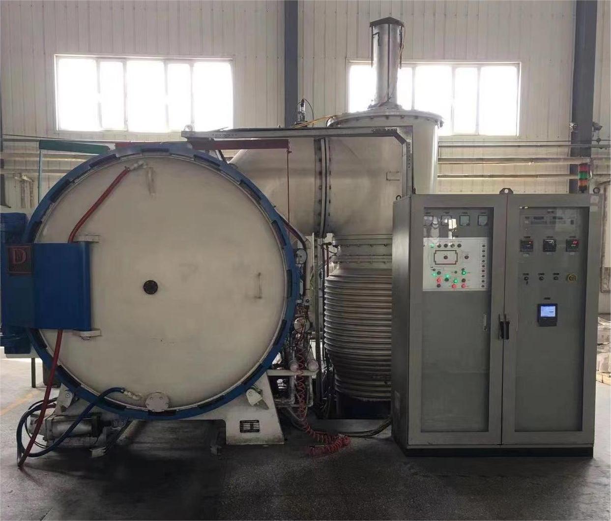 Vacuum treatment furnace